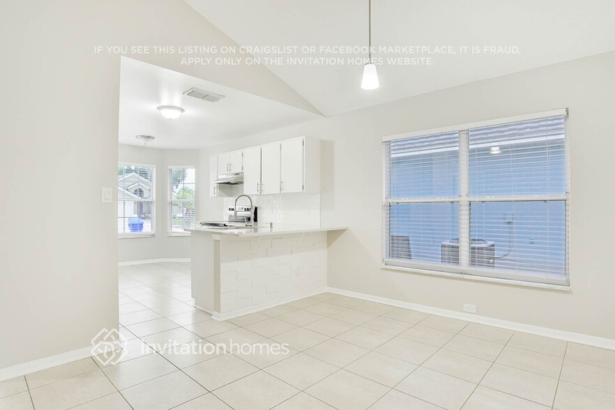 Building Photo - 1313 Sierra Cir