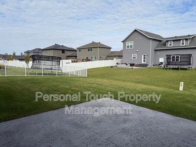 Building Photo - 7352 Eagle Point Dr S