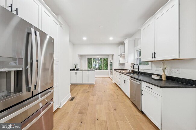 Building Photo - 3722 36th St