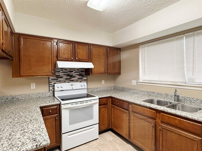 Building Photo - 4923 Kentwalk Dr