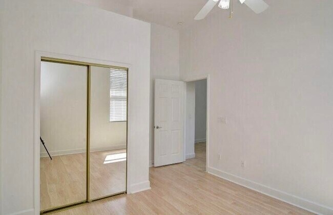 Building Photo - 3612 Grove Ct