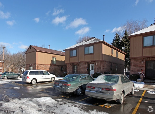 Building Photo - 216-226 Magnolia Ave