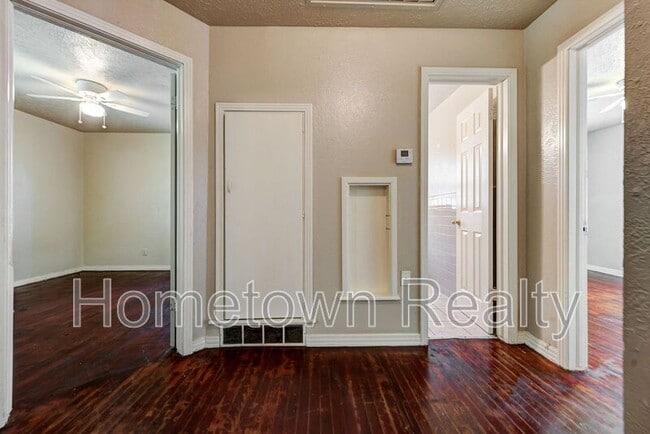 Building Photo - 3513 Springlake Dr