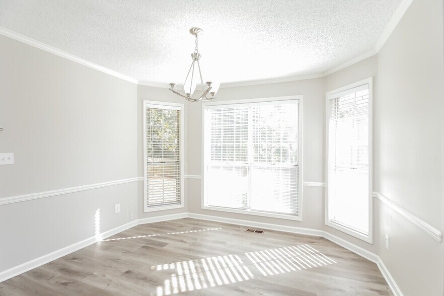 Building Photo - 2405 Glynn Oaks Ct SW