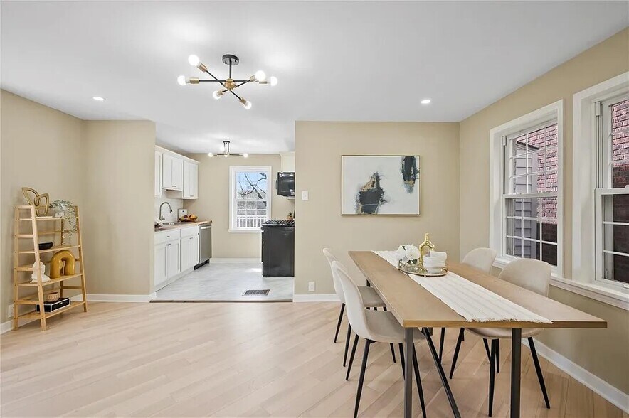 Building Photo - 362 Marshall Ave