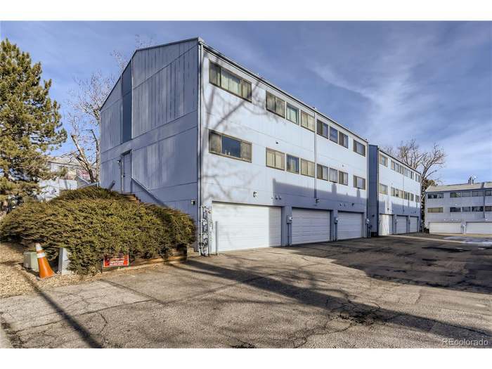 Building Photo - 15065 E Louisiana Dr