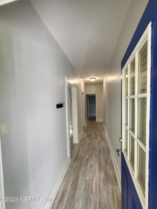 Building Photo - 16 Rohde Ave