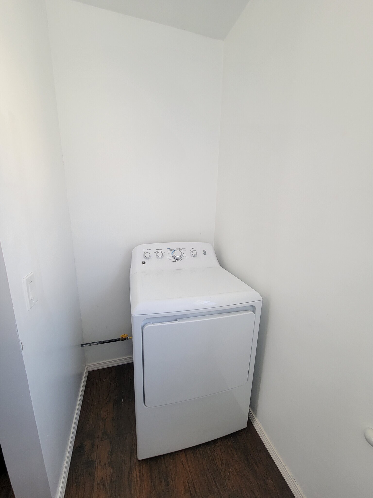 Building Photo - 7611 Seville Ave