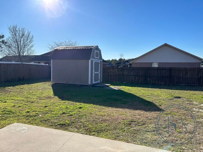 Building Photo - MOVE-IN SPECIAL: $500 OFF 1st MONTH'S RENT!**