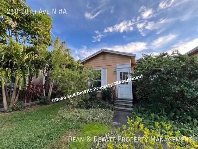 Building Photo - 218 10th Ave N