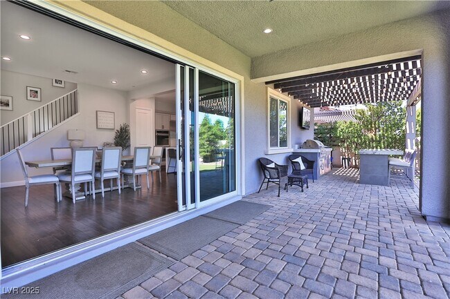 Building Photo - 2586 Hazelburn Dr