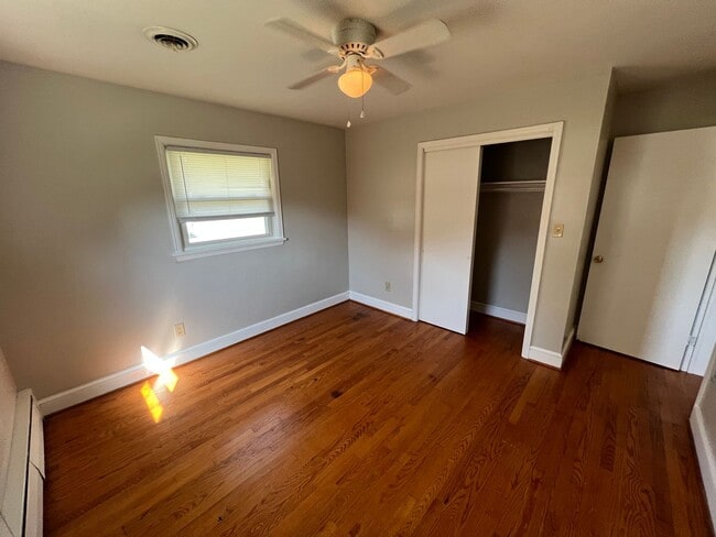 Building Photo - 1302 Penley Blvd