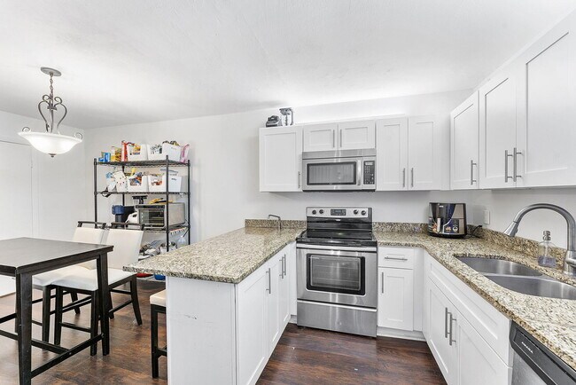 Building Photo - 3308 Spanish Wells Dr
