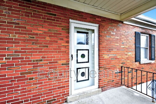 Building Photo - 405 Home Ave