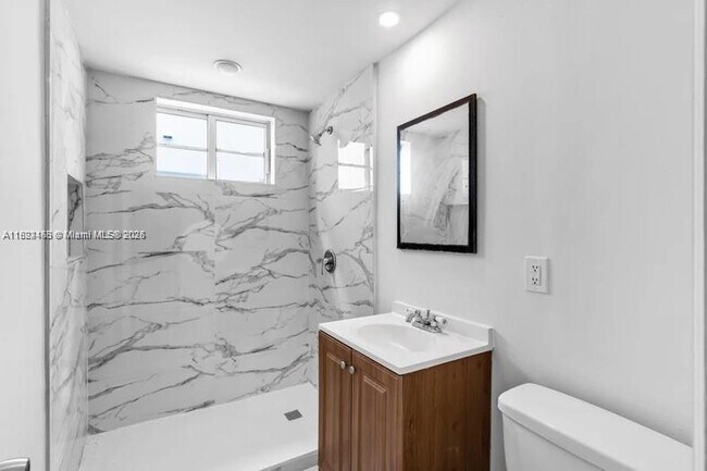 Building Photo - 7930 Tatum Waterway Dr