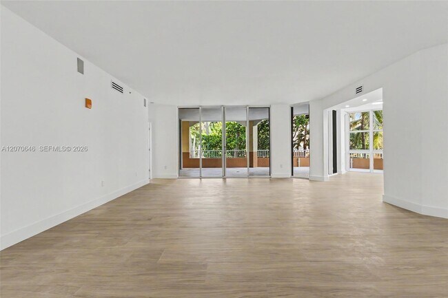 Building Photo - 731 Crandon Blvd