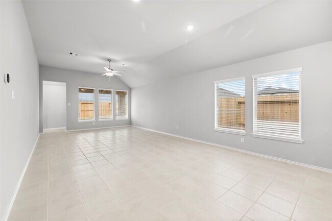 Building Photo - 123 Misty Ridge Ct