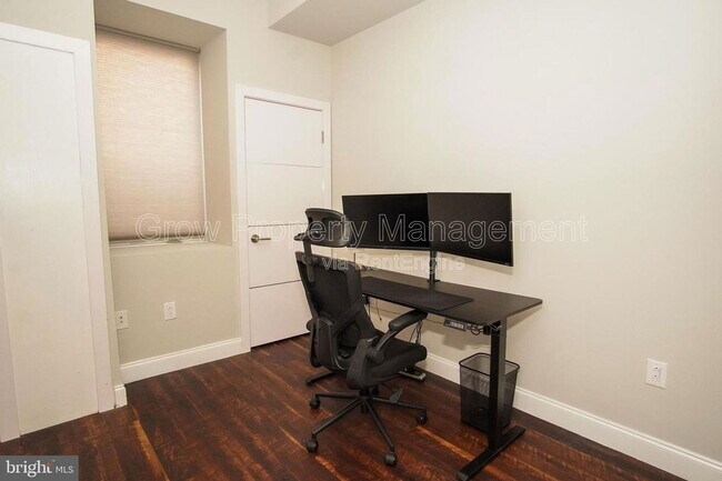 Building Photo - 1616 Cambridge St