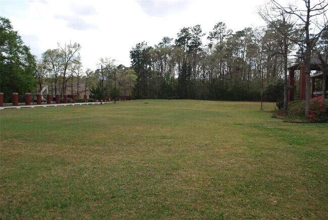 Building Photo - 200 Panorama Dr