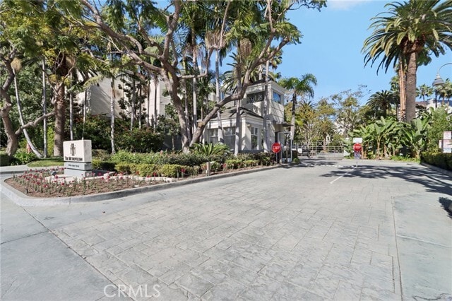 Building Photo - 2253 Martin