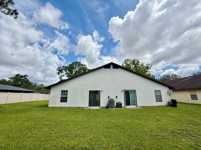 Building Photo - Cute 3/2 Townhome in Winter Park - close t...