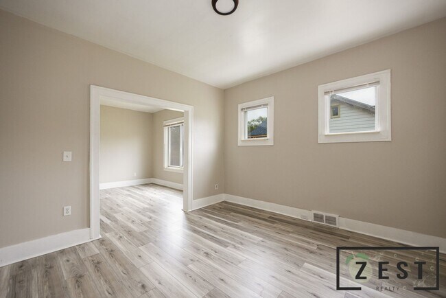 Building Photo - PRE LEASING! Beautiful 3 BEDROOM! OPEN HOU...