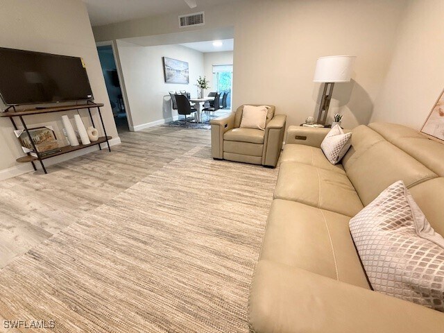 Building Photo - 788 Park Shore Dr