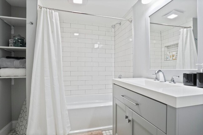 Building Photo - 159 Wolfe Hill Rd