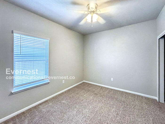 Building Photo - 218 Independence Ave