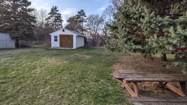 Building Photo - 118 Duplex