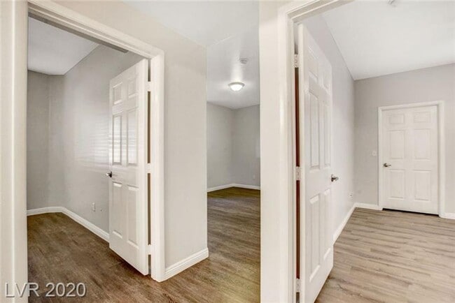 Building Photo - Gorgeous 2bedoom condo ready for immediate move-in!