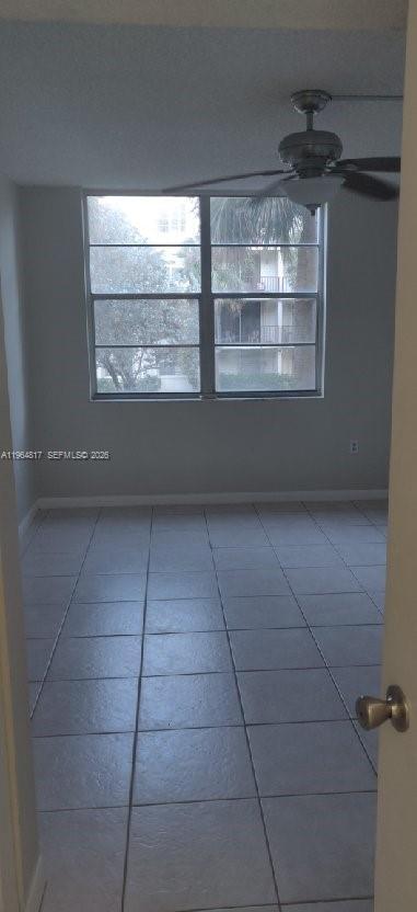 Building Photo - 9320 Fontainebleau Blvd