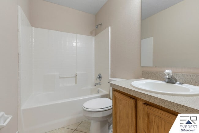 Building Photo - 59 Riverina Dr