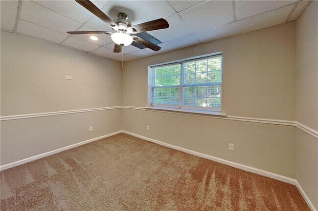 Building Photo - 460 Highlander Way