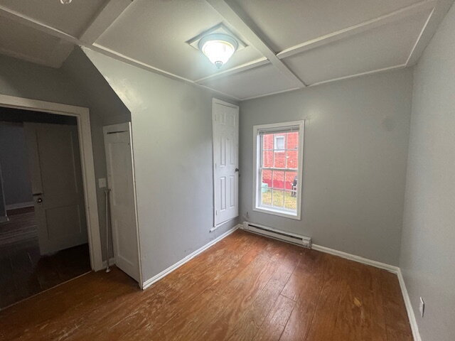 Building Photo - Move In Special 1/2 Off First Full Months' Rent with move in by 4/15/2026- Pet Friendly, Fenced-i...