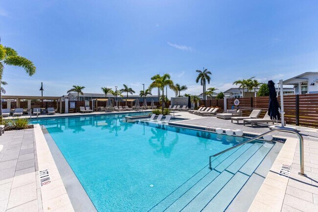 Building Photo - 12581 Coconut Dr