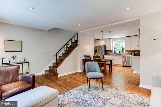 Building Photo - 258 Burgess Ave