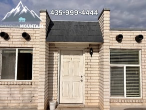 Building Photo - 375 W 550 N