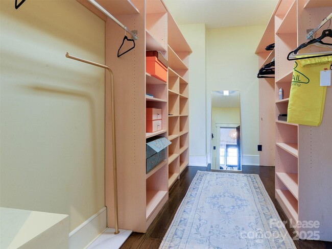 Building Photo - 1413 Devon Dr