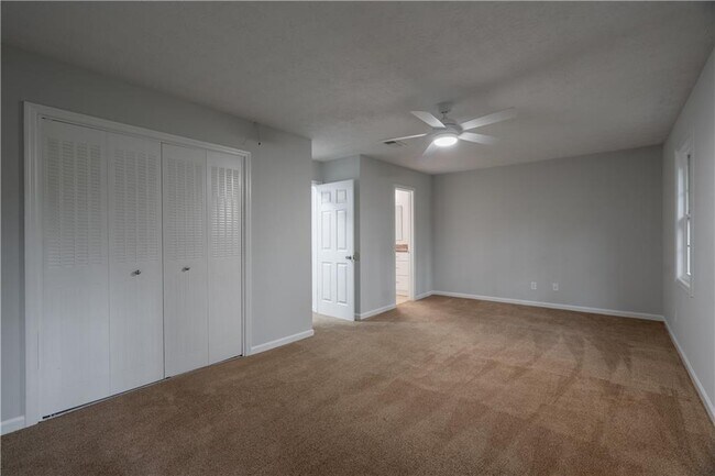 Building Photo - 330 Winding River Dr