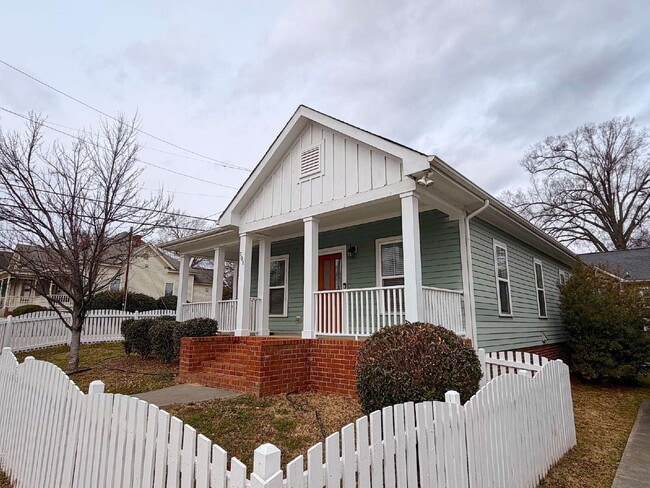 Building Photo - Charming 3-Bedroom Home in the Heart of Raleigh!