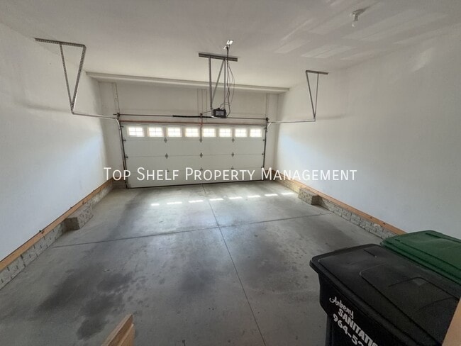 Building Photo - 3707 NE Marissa Ln