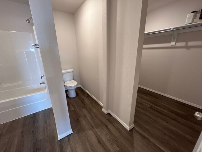 Building Photo - *Pre-leasing* Three Bedroom | Two Bath Hom...