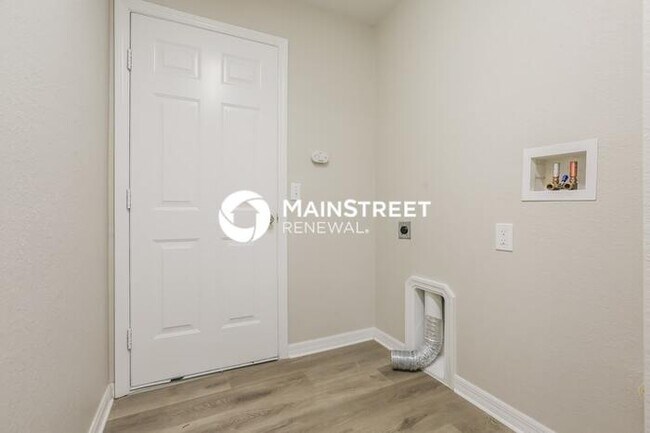 Building Photo - 3 Bedroom Pet-Friendly Home in north port,...