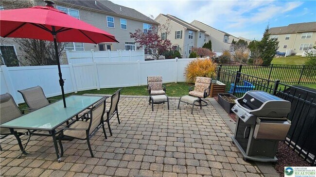 Building Photo - 247 Milkweed Dr