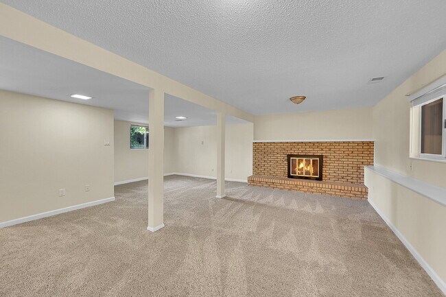 Building Photo - $3,100 - 3 Bed, 2.5 Bath Home in Littleton...