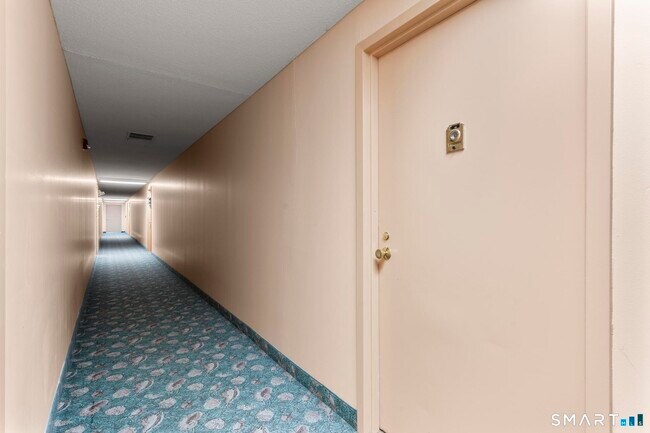 Building Photo - 1460 Elm St