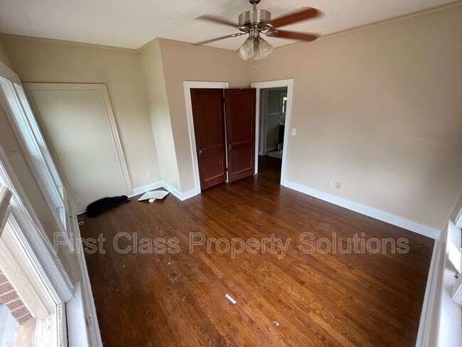 Building Photo - 3029 1/2 NW 12th St