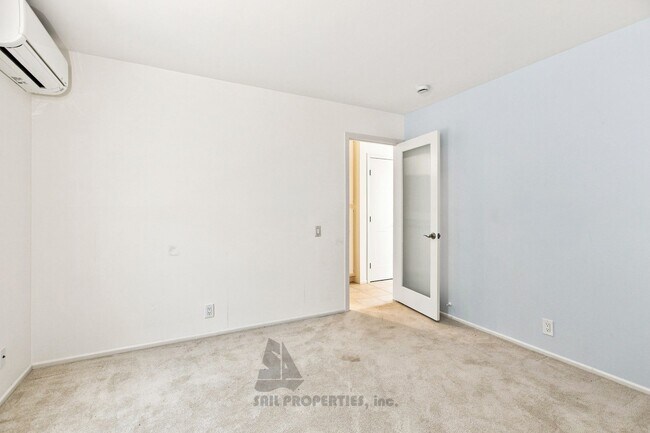 Building Photo - 1508 Lakeside Ln