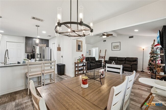 Building Photo - 2009 Starlight Dr